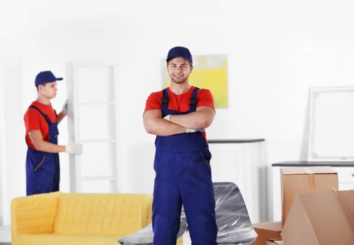 Removal truck available for local moving jobs in Camdentown